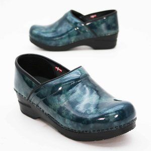 Sanita Ladies 38 (7.5-8) Patent Platform Stapled